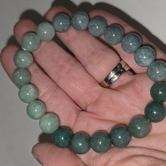 10mm Jade Bracelet - Picture 2 of 2